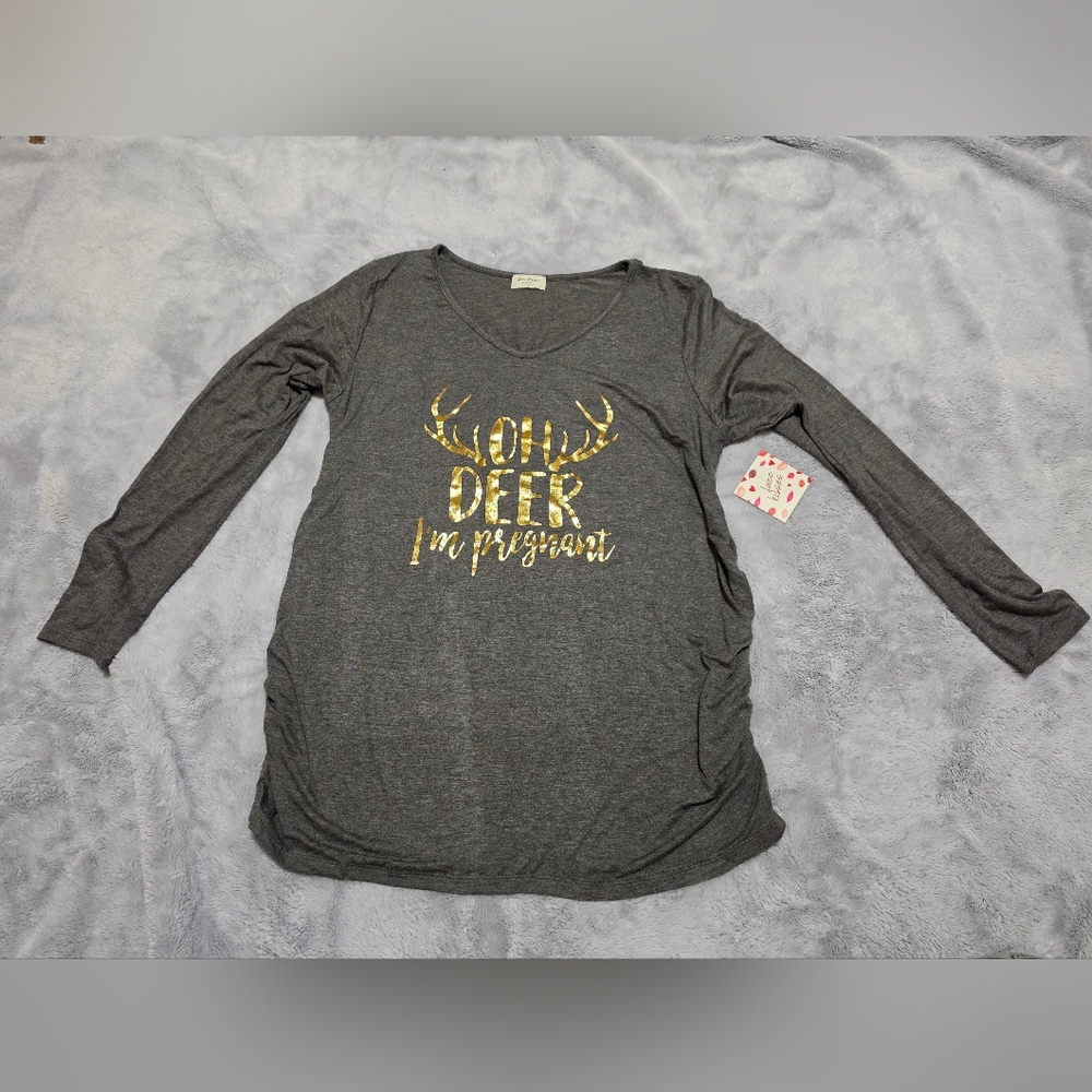 Free Kisses Gray Long Sleeve Maternity Tee with Gold Foil Deer Graphic